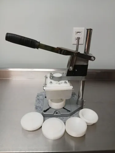 Máquina de Produzir Empadas com Extrator de formas 