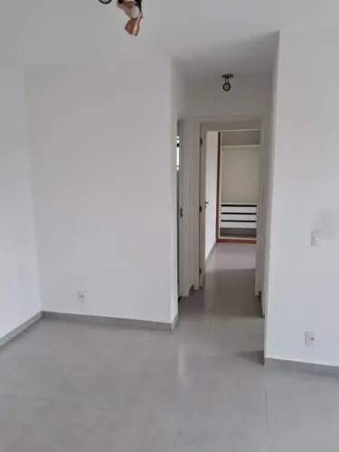 Apartamento 2 dormitórios com ar condicionado | Planejados e sacada  Flora Ibiti