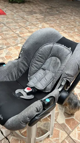 Bebê conforto One Safe + Base R$ 300