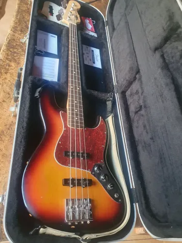 Baixo fender jazz bass american highway one.  4 cordas