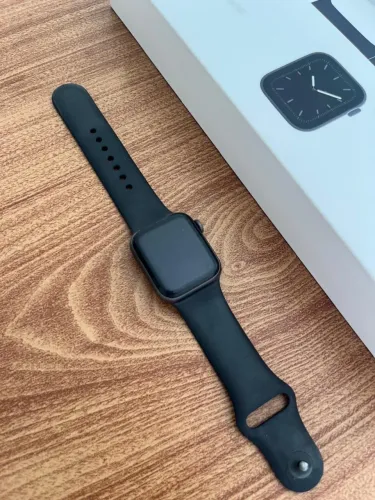 Apple Watch Series 5 40mm Space Gray + Caixa e Carregador