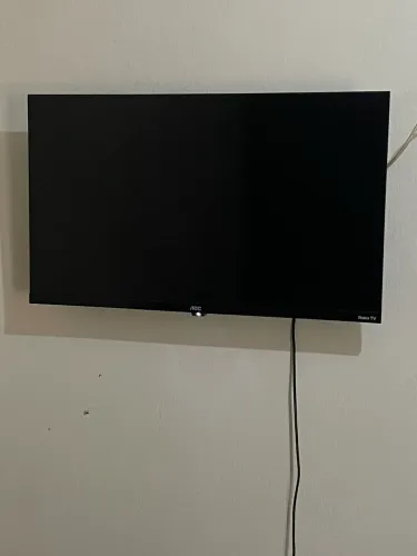 Vendo Tv smart nova, usada algumas vezes, sem nenhum problema.