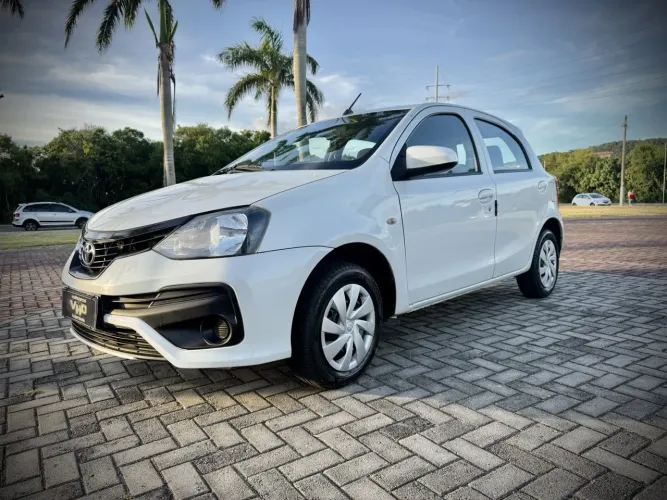 Toyota Etios X 1.3 Flex 16V 5P Mec. 2019