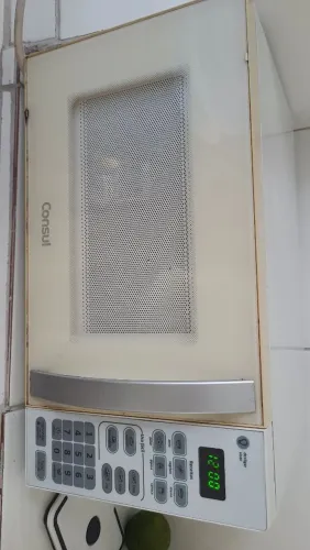 Micro-ondas com defeito 