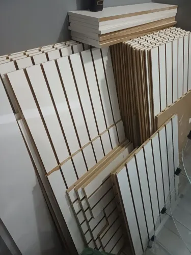 Placa de painel canaletado para loja tamanho 120x60