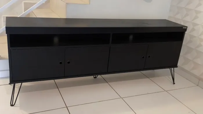 Rack para TV Artely modelo Liberty Preto