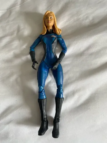 Boneca Mulher Invisível Jessica Alba Quarteto Fantástico Toy Biz