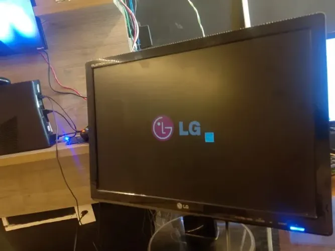Monitor LG w1942S -PF