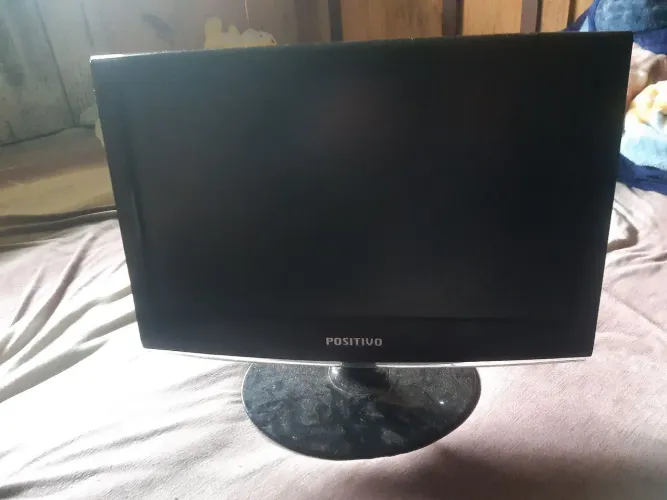 Monitor usado, funcionando normalmente marca positivo 16p VGA