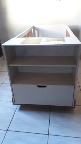 Kit quarto bebê com berço 3 em 1, babá eletrônica e aquecedor.