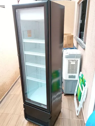 Expositor de bebidas SLIM pequeno