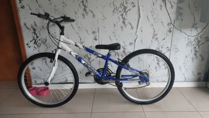 Bicicleta Aro 24 Ultra Bikes Bicolor 18 Marchas Aro 24