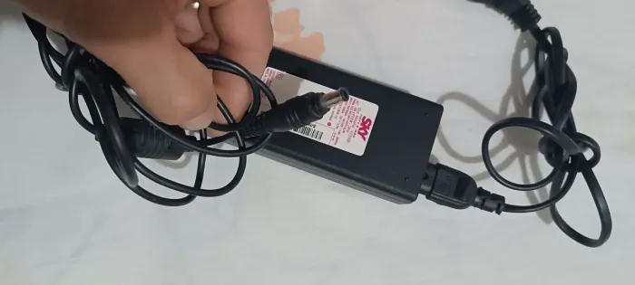 Carregador AC adaptador 28w saída 12v 2,33A