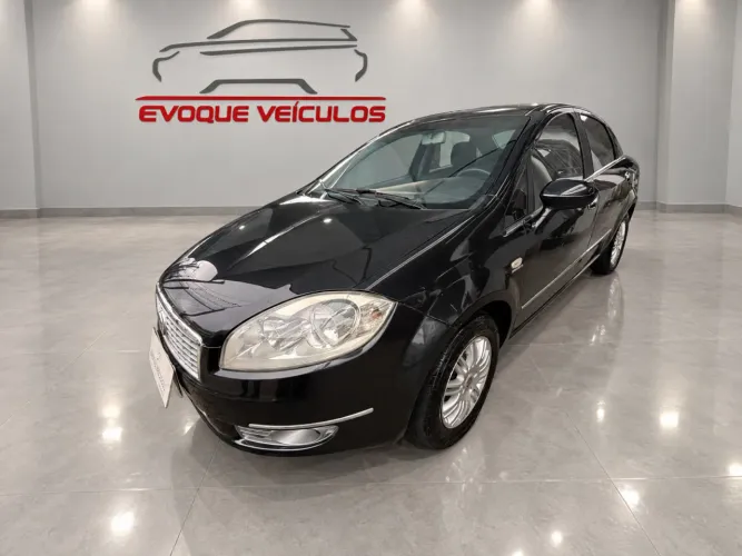 Fiat Linea Essence Dualogic 1.8 Flex 16V 4P 2013