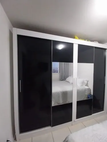 Guarda roupa casal 4 portas (2 com espelho)