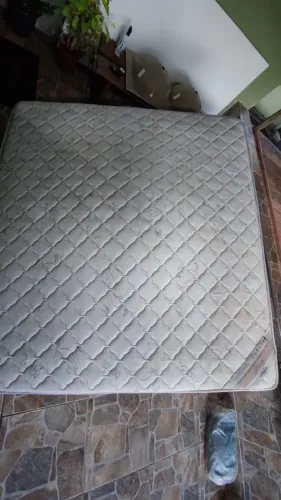 Vendo colchão King size, Limpo e higienizado 