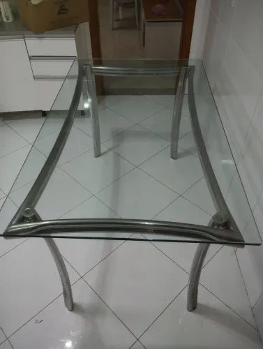 Mesa com 6 cadeiras