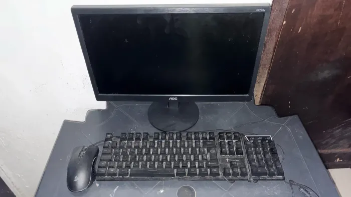 Monitor AOC + Mouse gamer + Teclado semi-mecanico