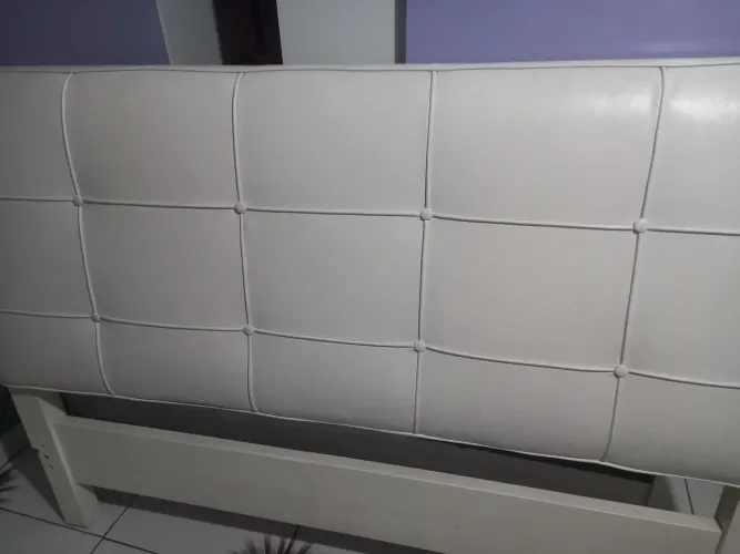 Cama casal com cabeceira