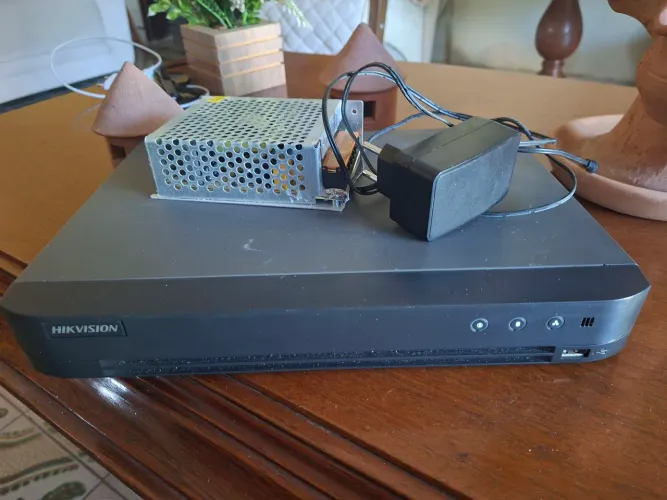 DVR hikvision para 2 câmeras.