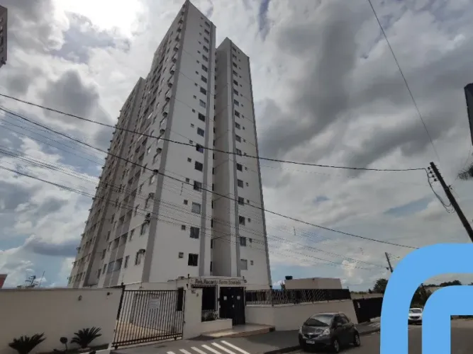 Um apartamento de 02 quartos sendo 01 suíte para locação no Residencial Recanto Serra Dour