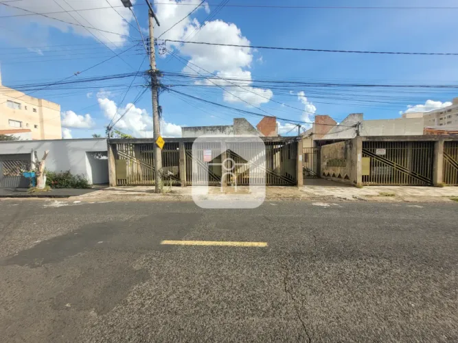Casa para locação no bairro Presidente Roosevelt