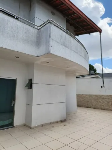 CASA DUPLEX DE ALTO PADRÃO COM ENERGIA SOLAR  / PARA FINS COMERCIAIS