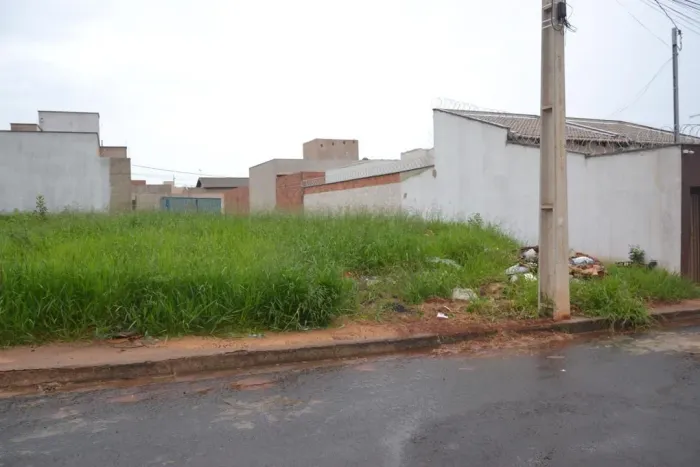 Terreno à venda no Bairro New Golden Ville em Uberlândia