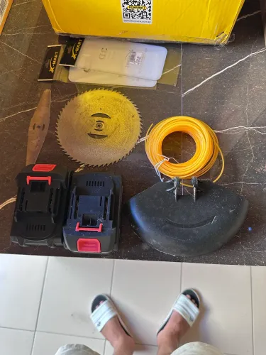 Roçadeira a bateria 