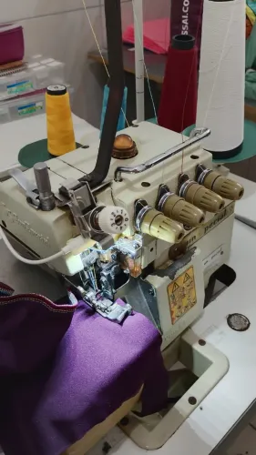 Máquina overlock