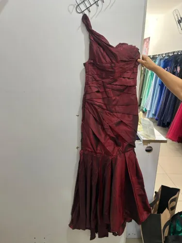 Vestido Vinho furta cor