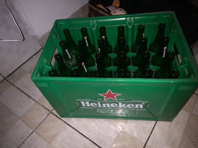 Caixa de Heineken zera