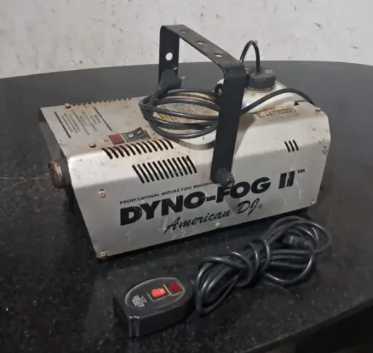 Máquina de fumaça American DJ Dyno-fog II