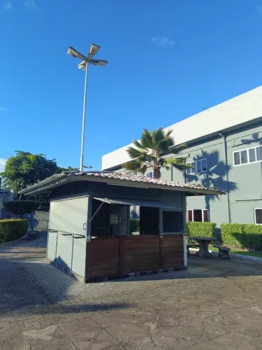 VENDO QUIOSQUE COMPLETO - PRONTO PARA MONTAR aprox 3,5m x 3,5m (15M²)