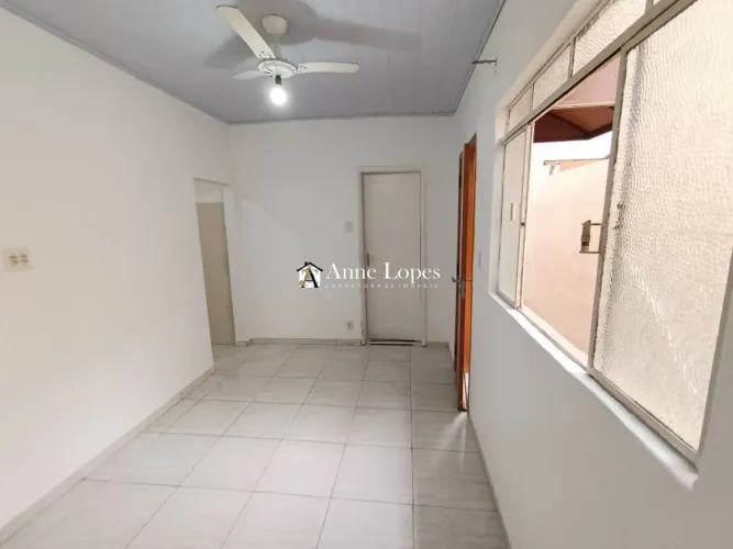 CASA COM QUINTAL NO CAMPO GRANDE ! LOCAÇÃO R$ 1.800 ! NÃO ACEITA PET! AQUI NA ANNE LOPES C