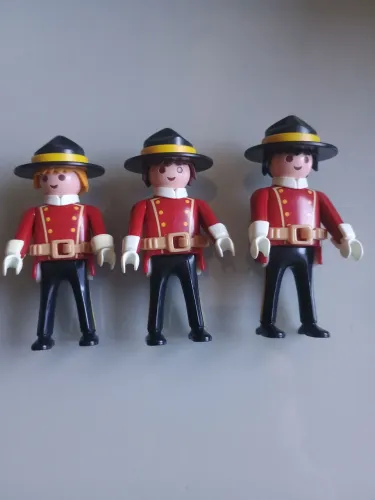Playmobil 3 Soldados vermelhos