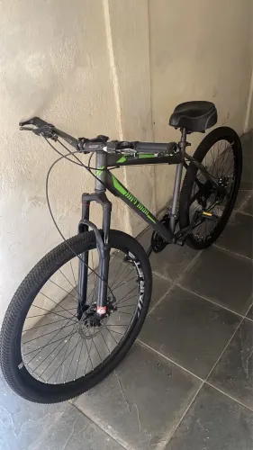 Bicicleta usada conservada 