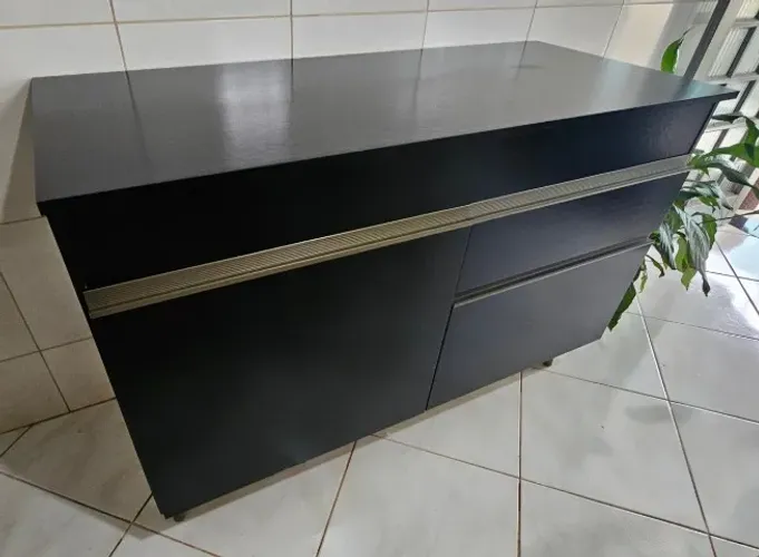 Balcão 1 porta horiz., 1 vertical e 1 gaveta (120x52x83cm)