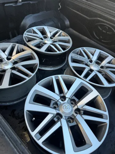 Rodas Hilux SRX aro 18