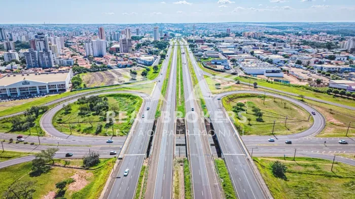 Terreno com 8.000m² em Centro - Bauru - SP já com fundação construída