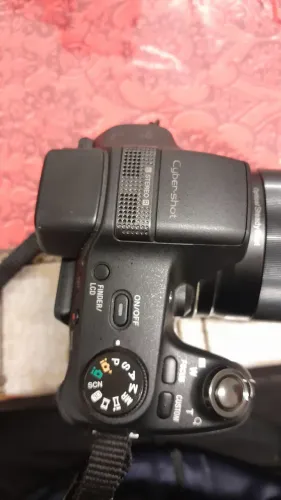 Câmera cyber shot Sony h100