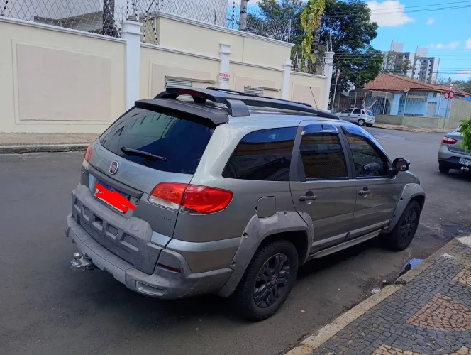 Fiat Palio Weekend Adventure Locker 1.8 Flex 2010