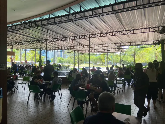 Loja alimentação 20m2 c/exaustão na praça alimentação 24h. (FRENTE AMÉRICAS)