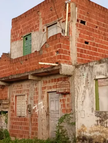 Vendo casa no bairro nova Califórnia