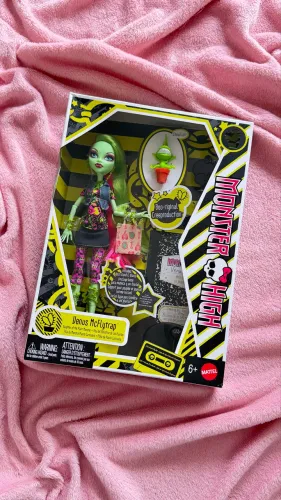 Boneca monster high venus creep avaria na caixa!!