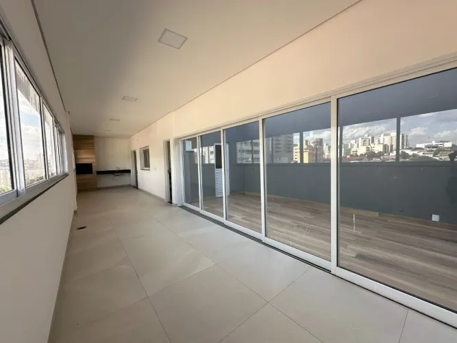 Cobertura à venda no bairro Copacabana em Uberlândia