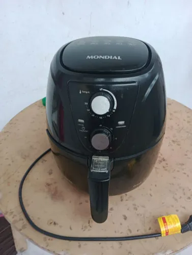 Fritadeira sem óleo AirFryer mondial semi-novo