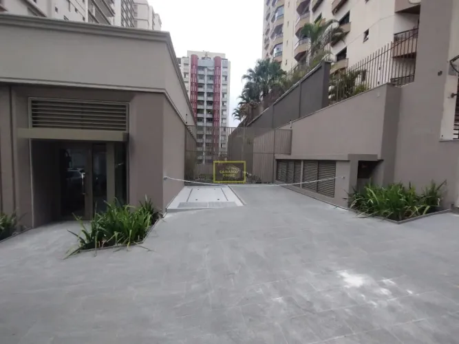 Loja com 82 metros de área costruída, para locação em Perdizes