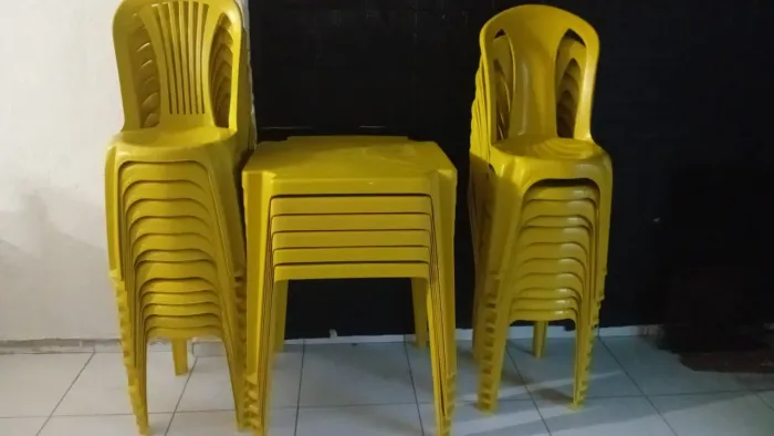 Cadeiras e mesas
