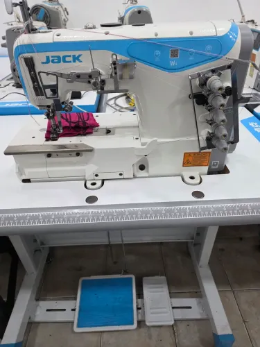Vendo maquina de costura Galoneira semi nova